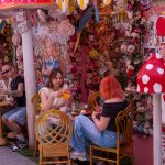The decorations change several times a year, usually themed as
Christmas (very elaborate, almost like a winter village),
Halloween (dark fairy-tale style),
Fairy tales (Alice in Wonderland, Cinderella, etc.),
Spring/summer fantasy themes. (3144)