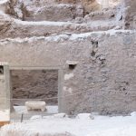 The roof does not necessarily cover the entire ancient city, because only part of the buried settlement has been excavated so far. The actual Bronze Age city likely extends beyond the area visible today. (2848)
